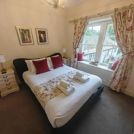 Lovelady Shield Hotell