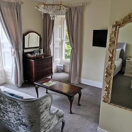 Lovelady Shield Hotel