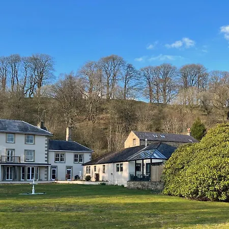 Hotel Lovelady Shield