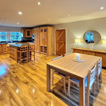 Hotel Lovelady Shield 3*