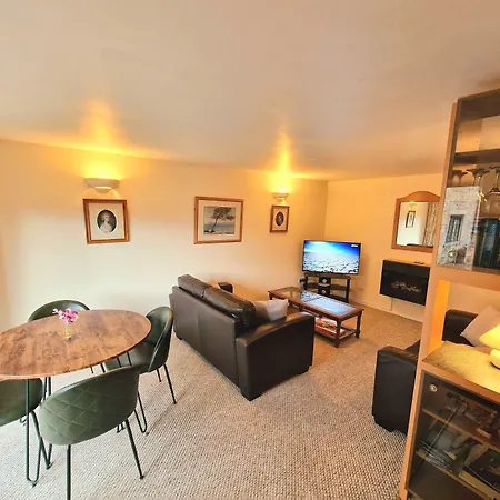 Hotel Lovelady Shield 3*