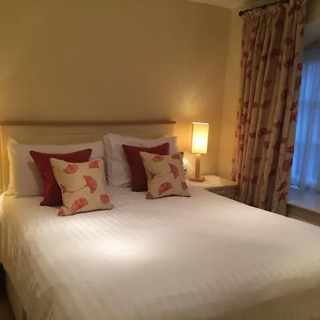 Hotel Lovelady Shield